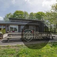 Vue extérieure de l'hôtel Hotel La Decouverte à Les en Auvergne-Rhône-Alpes
