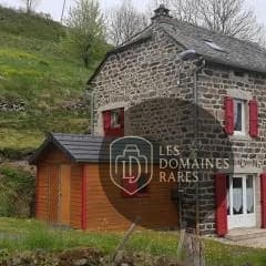 Vue extérieure de l'hôtel Hotel La Decouverte à Les en Auvergne-Rhône-Alpes
