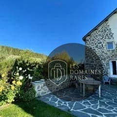 Vue extérieure de l'hôtel Hotel La Decouverte à Les en Auvergne-Rhône-Alpes