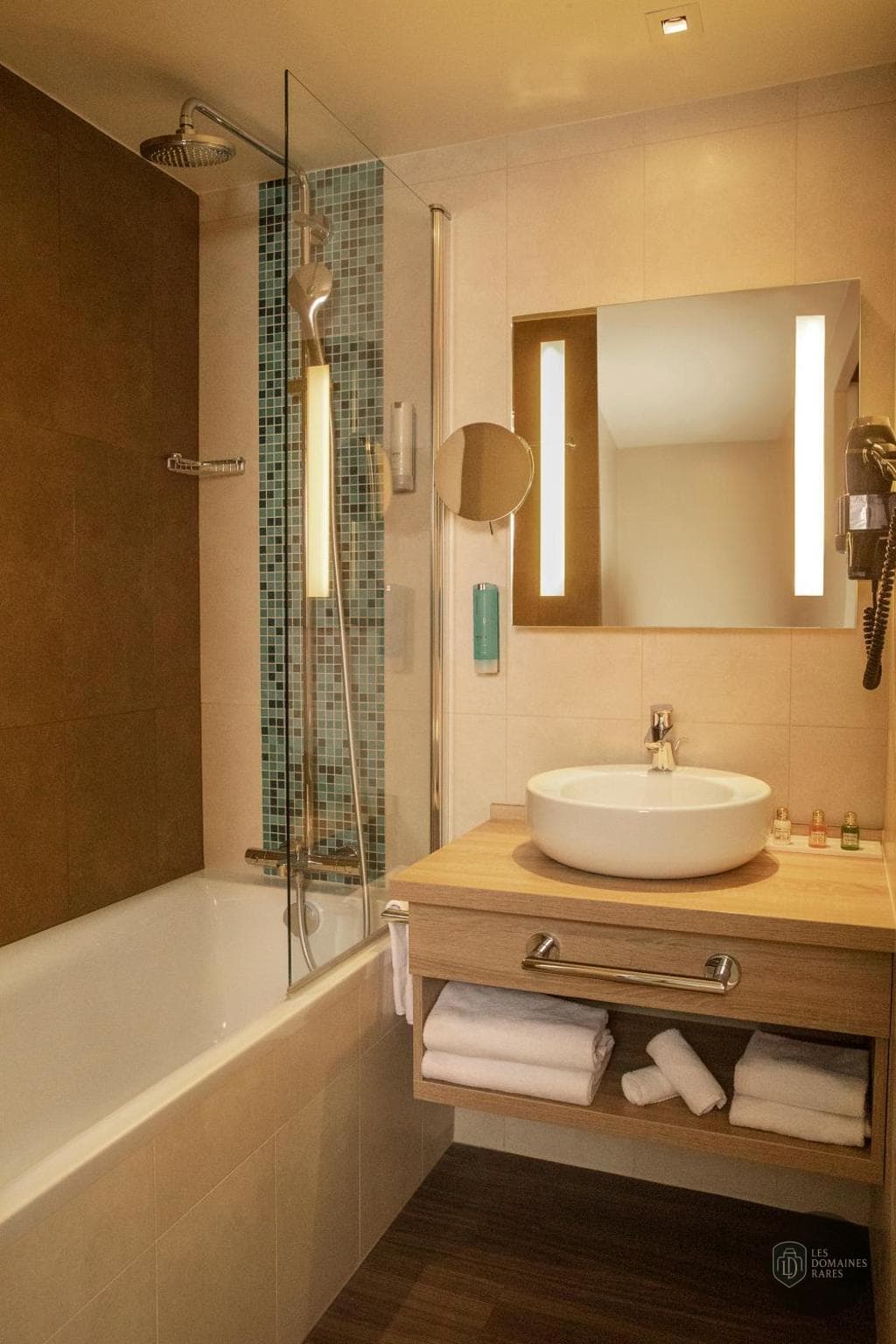 Salle de bain de l'hôtel Hotel Le B d'Arcachon à Arcachon en Nouvelle-Aquitaine