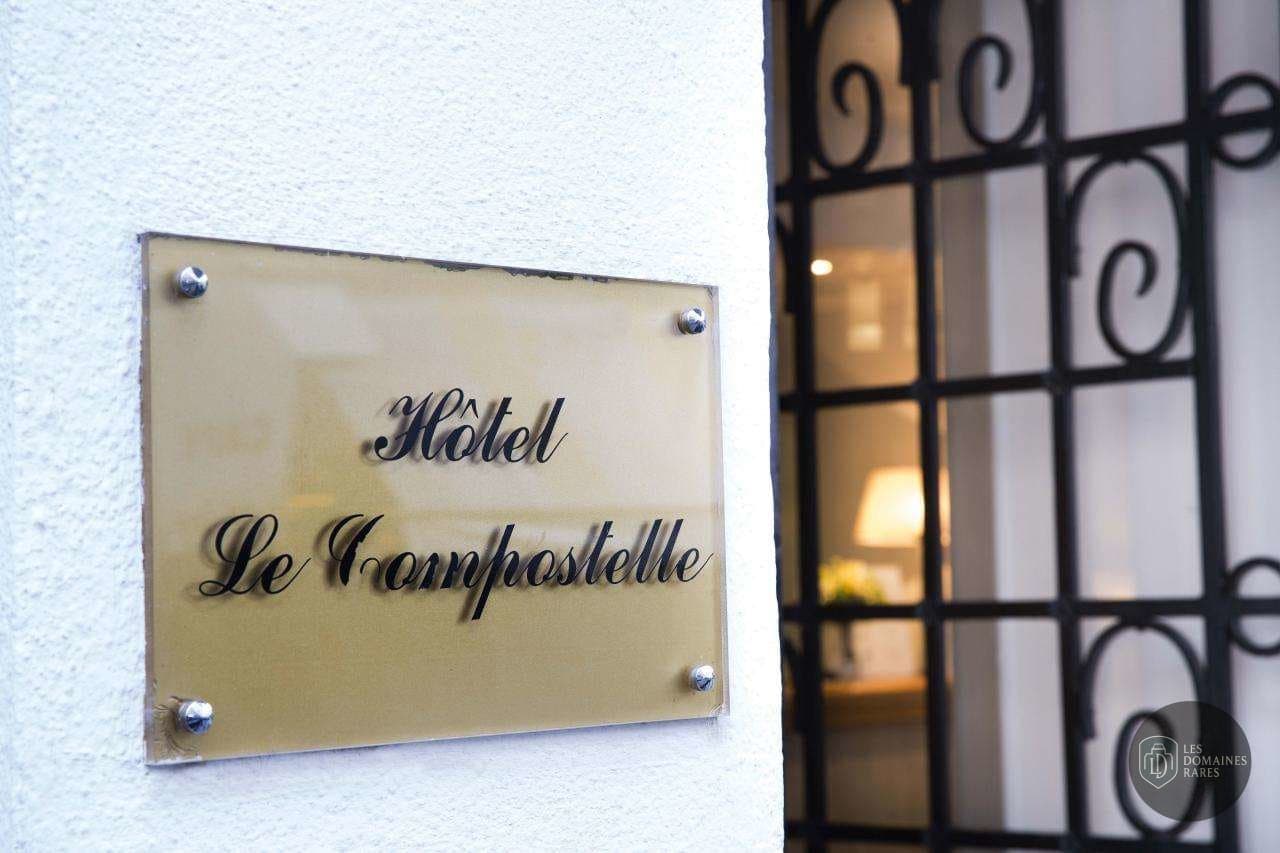 Vue extérieure de l'hôtel Hotel Le Compostelle en Nouvelle-Aquitaine