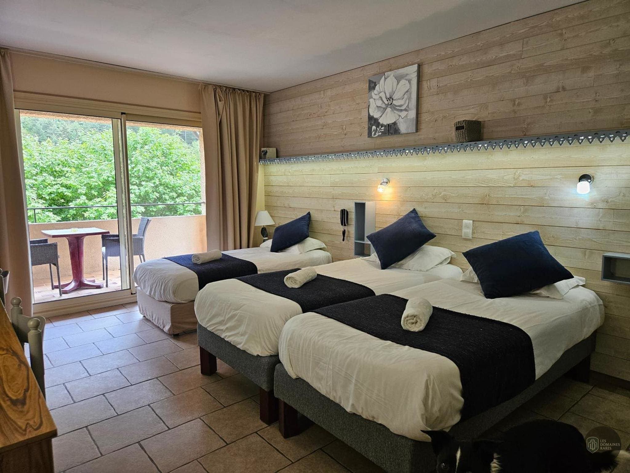 Vue extérieure de l'hôtel Hotel Le Mont Barral en Auvergne-Rhône-Alpes
