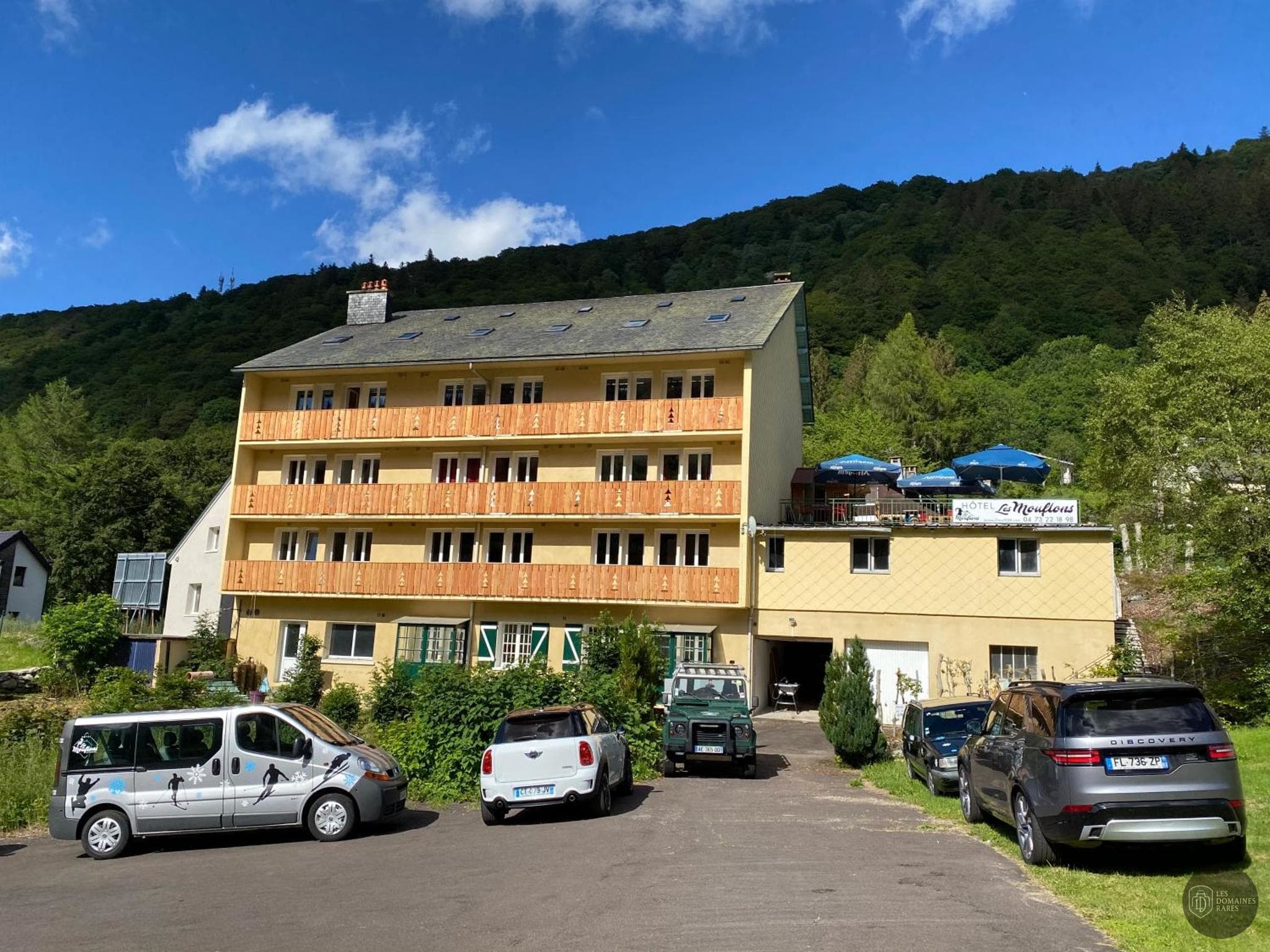 Vue extérieure de l'hôtel Hotel Les Mouflons en Auvergne-Rhône-Alpes