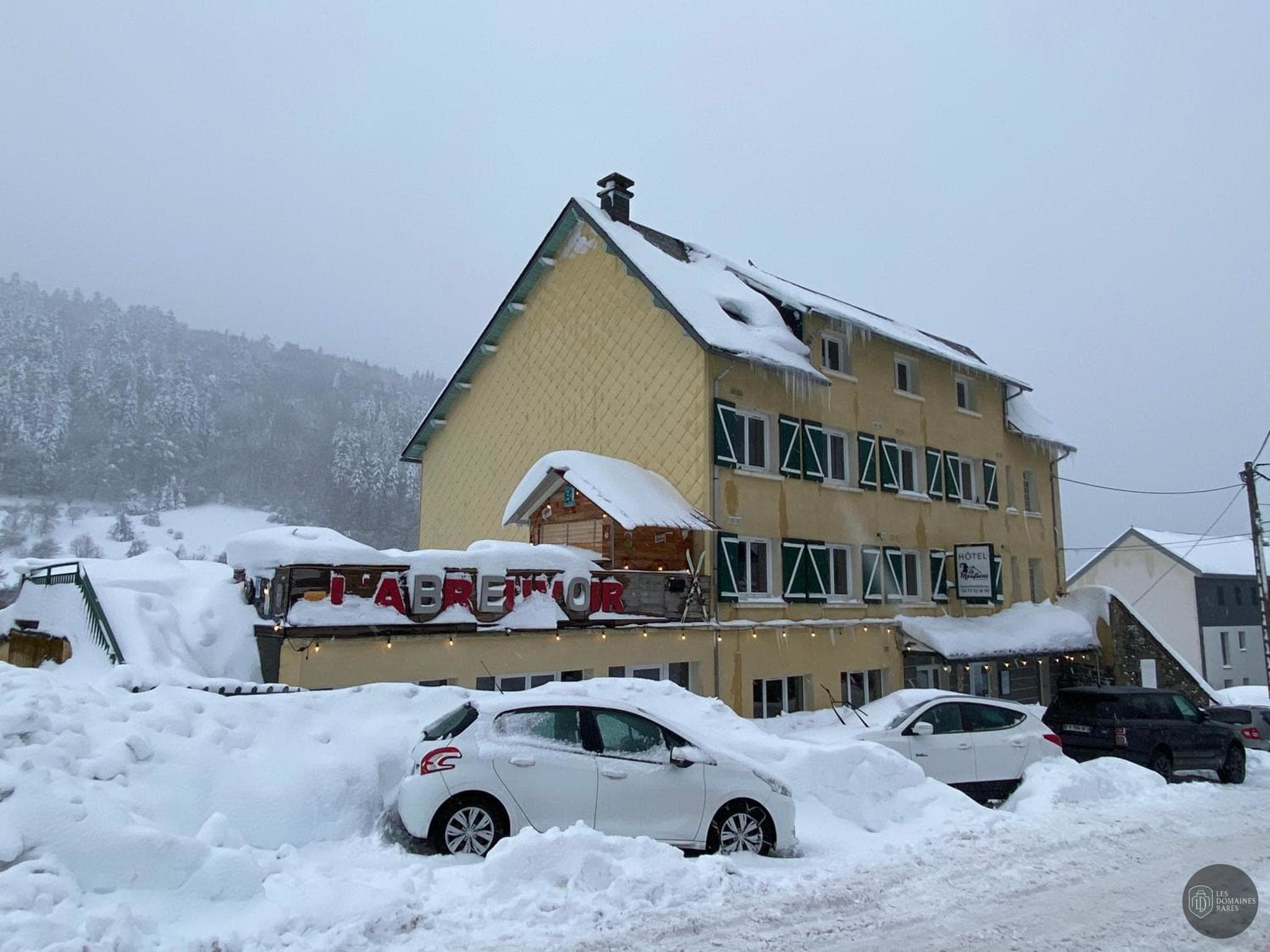 Vue extérieure de l'hôtel Hotel Les Mouflons en Auvergne-Rhône-Alpes