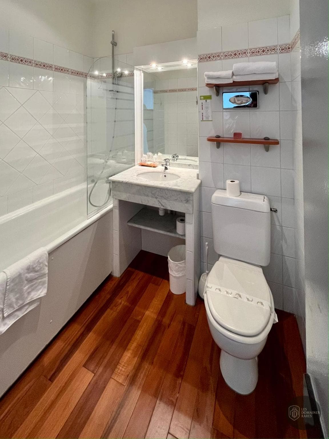 Salle de bain de l'hôtel Hotel Maison Colbert à Paris en Île-de-France