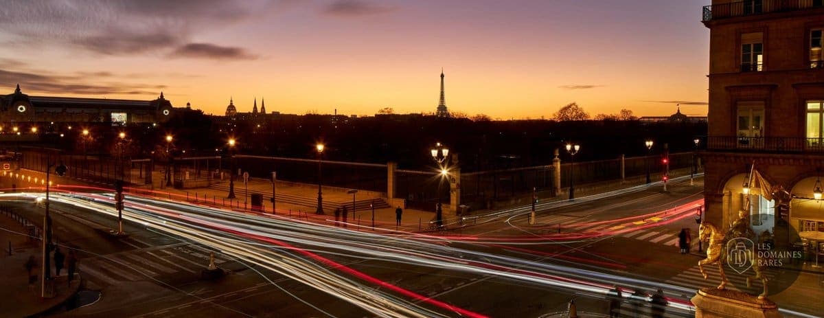 Vue extérieure de l'hôtel Hotel Regina Louvre à Paris en Île-de-France