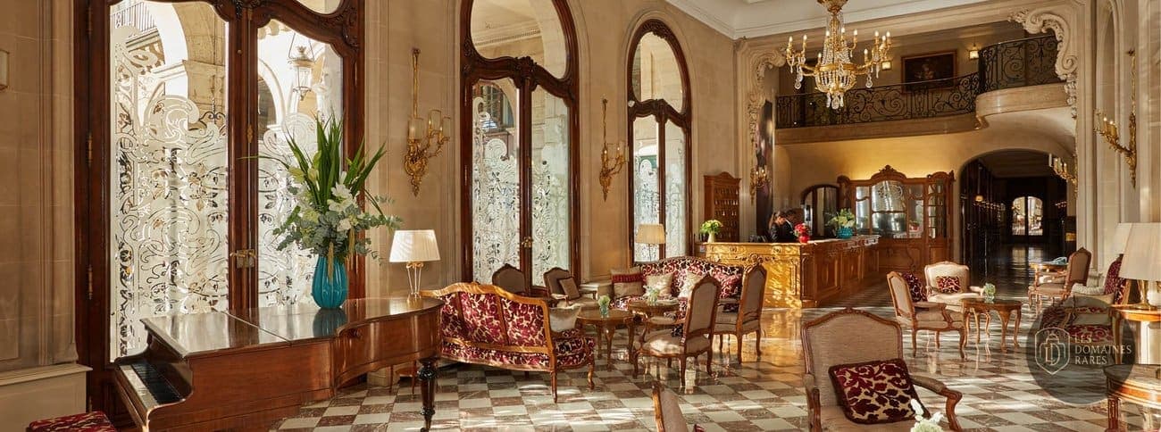 Espace intérieur de l'hôtel Hotel Regina Louvre à Paris en Île-de-France