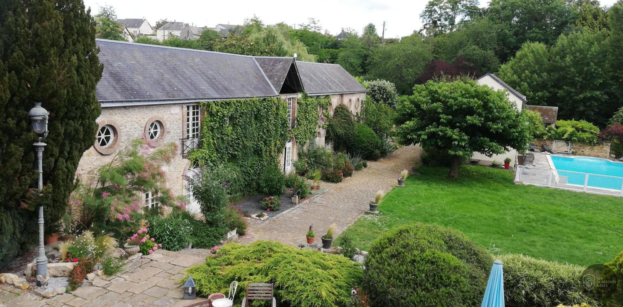 Vue extérieure de l'hôtel Hotel Ricordeau à Loué en Pays de la Loire