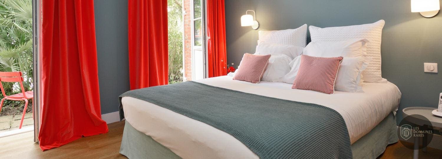Chambre de l'hôtel Hotel Saint Christophe à Paris en Île-de-France
