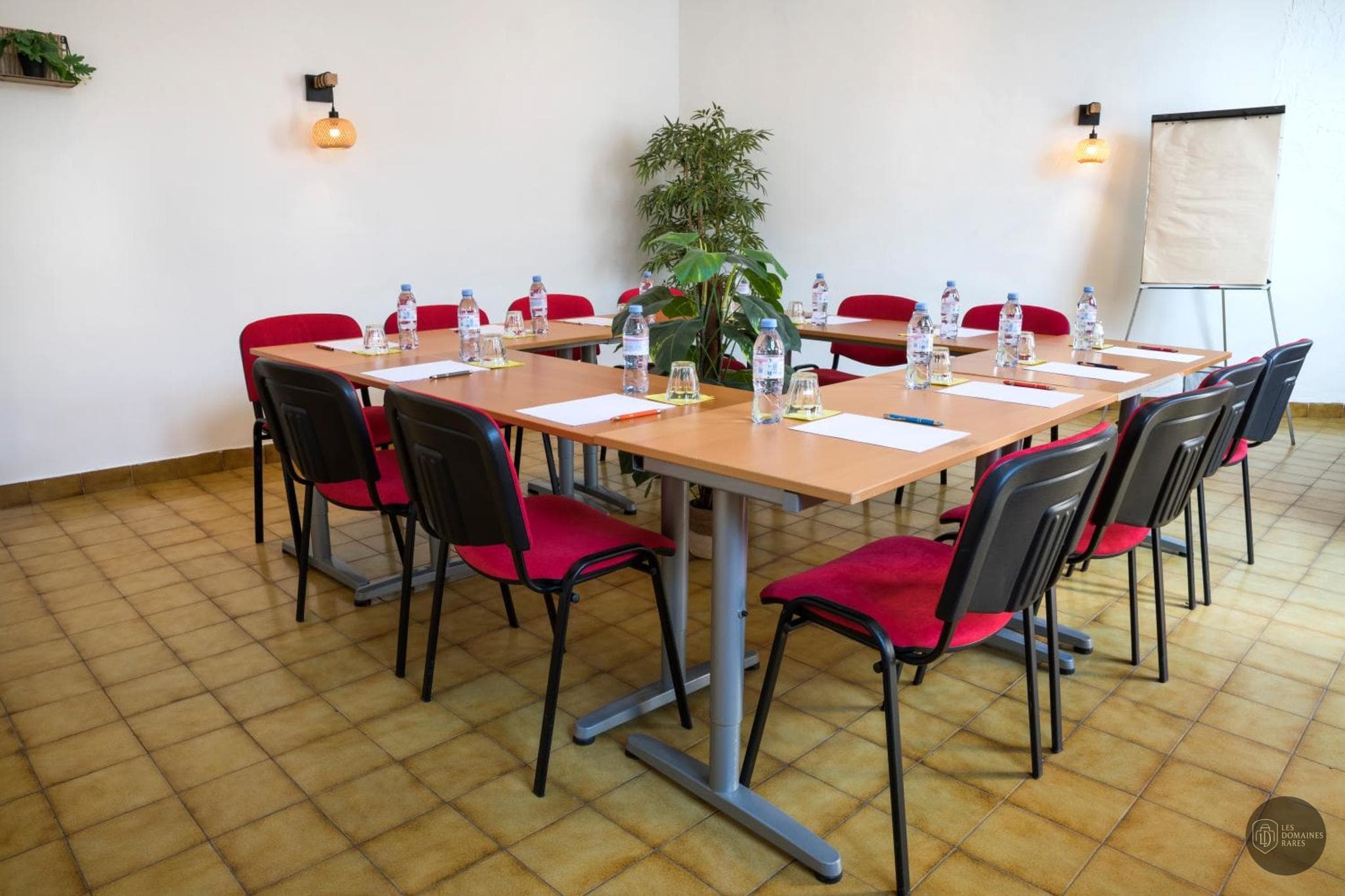 Salle de réunion 1 de l'hôtel Hotel Toppin à Cavaillon en Provence-Alpes-Côte d'Azur