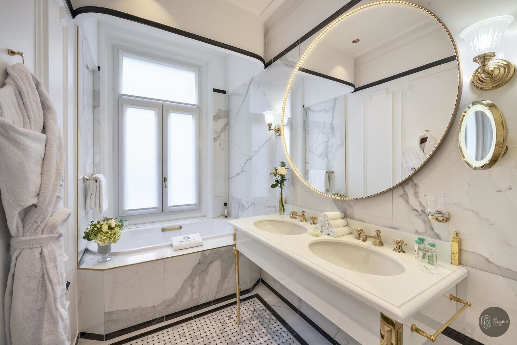 Salle de bain de l'hôtel Hotel Westminster à Paris en Île-de-France