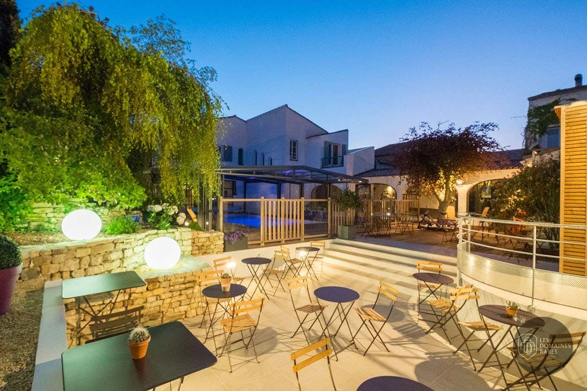 Vue extérieure de l'hôtel Hotel de La Maree à Rivedoux en Nouvelle-Aquitaine