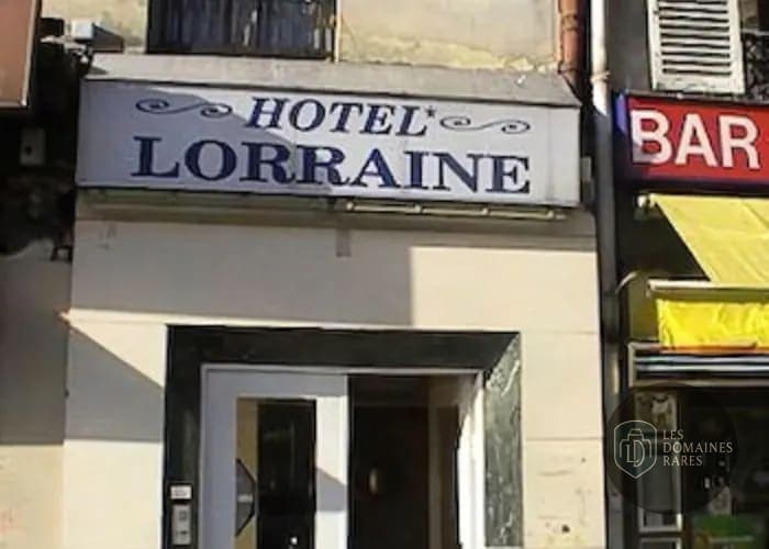 Vue extérieure de l'hôtel Hotel de Lorraine à Longuyon en Grand Est