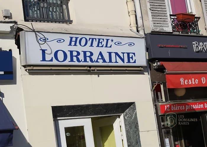 Vue extérieure de l'hôtel Hotel de Lorraine à Longuyon en Grand Est