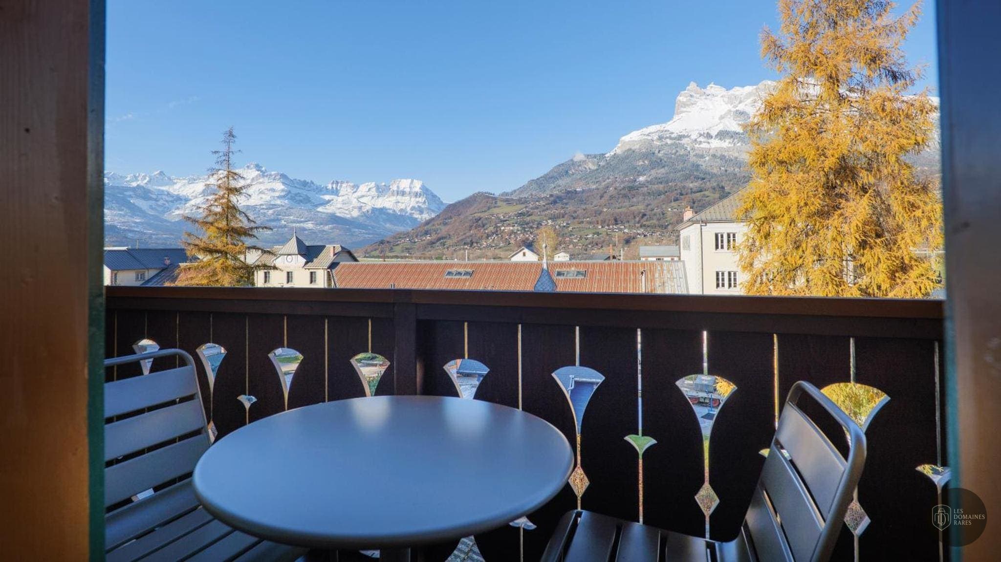 Vue extérieure de l'hôtel Hotel des 2 Gares à Megève en Auvergne-Rhône-Alpes