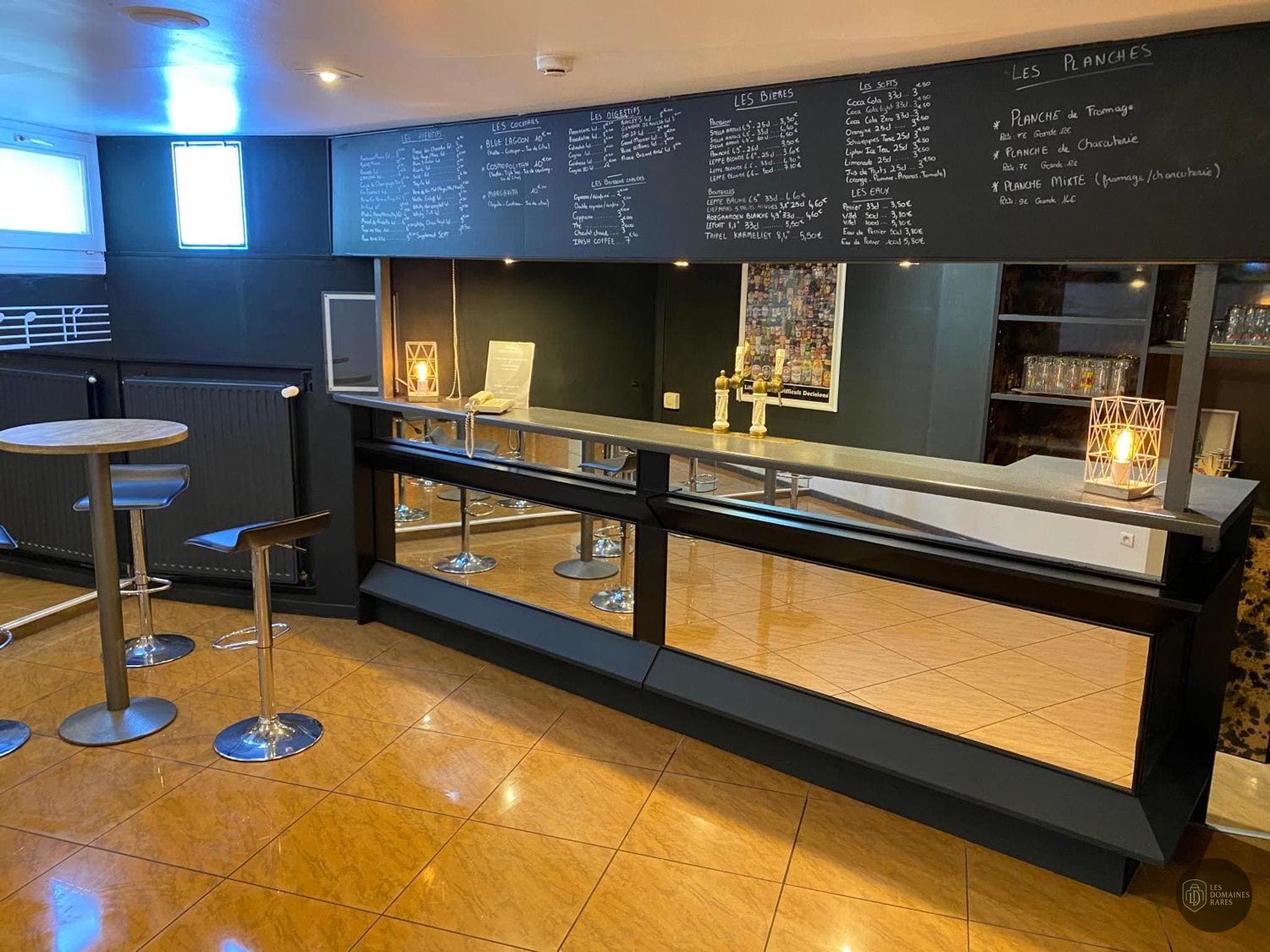 Espace intérieur de l'hôtel Hotel des Acacias à Tourcoing en Hauts-de-France