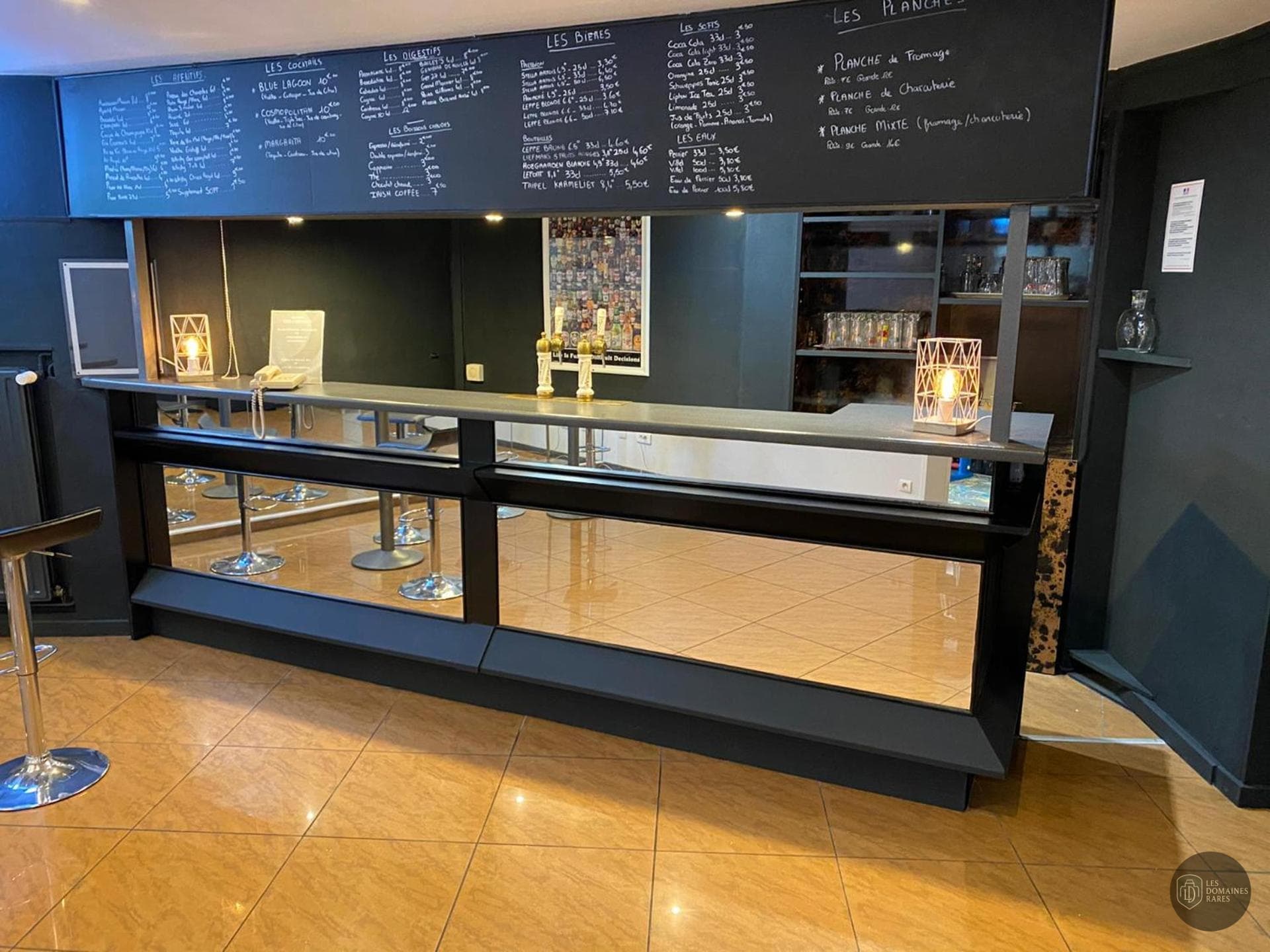 Espace intérieur de l'hôtel Hotel des Acacias à Tourcoing en Hauts-de-France