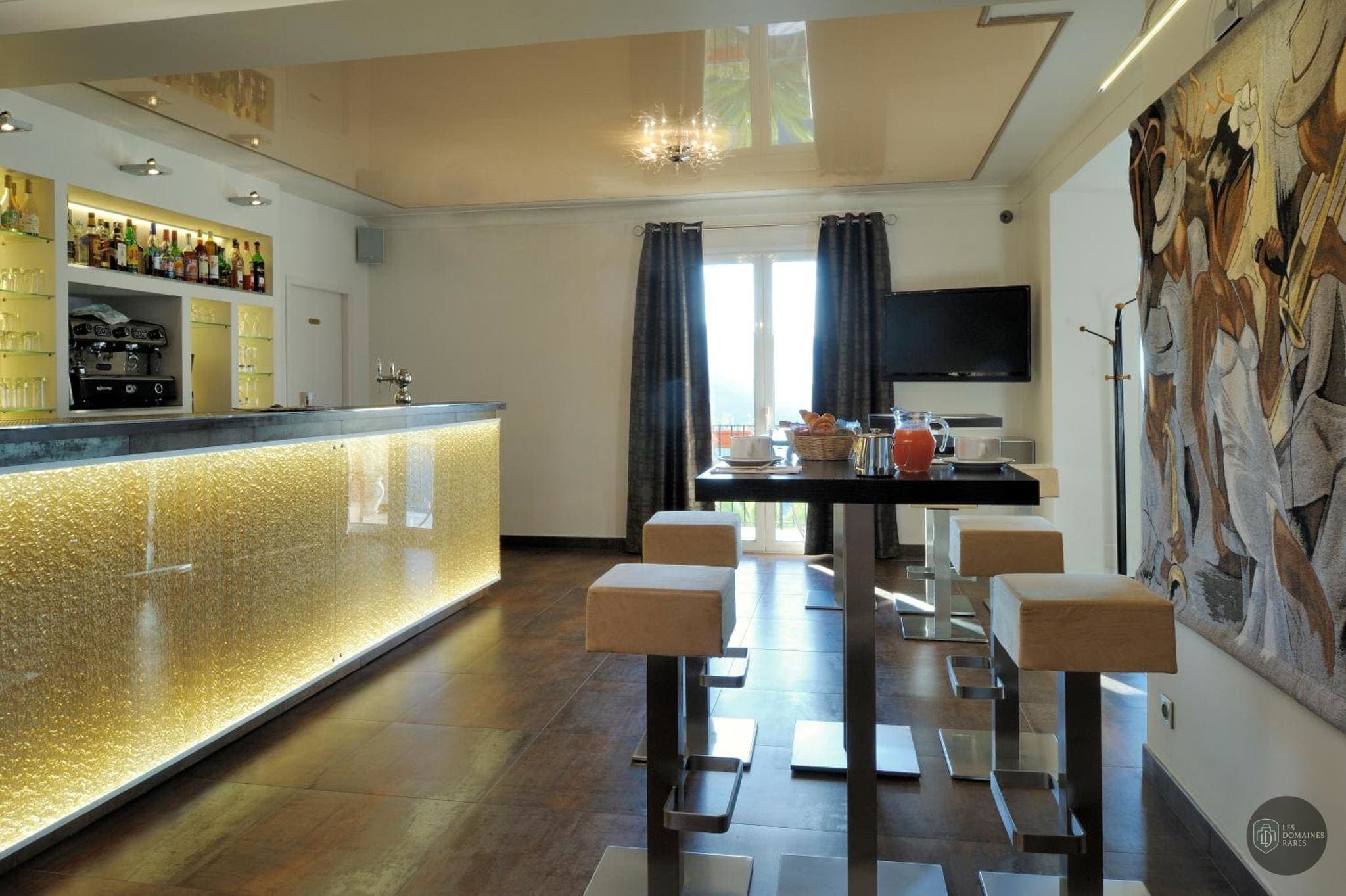 Restaurant de l'hôtel Hotel des Roches à Les en Nouvelle-Aquitaine - séminaire les eyzies-de-tayac-sireuil