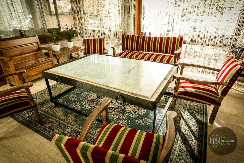Espace intérieur de l'hôtel Hotel du Commerce à Vaiges en Pays de la Loire