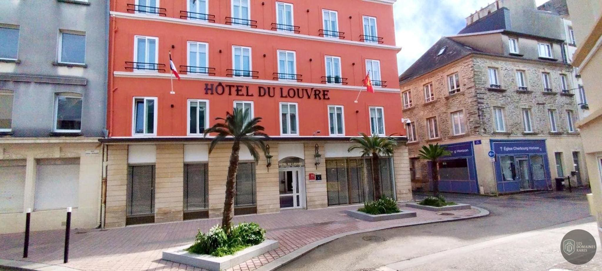 Vue extérieure du lieu Hotel du Louvre à Paris en Île-de-France