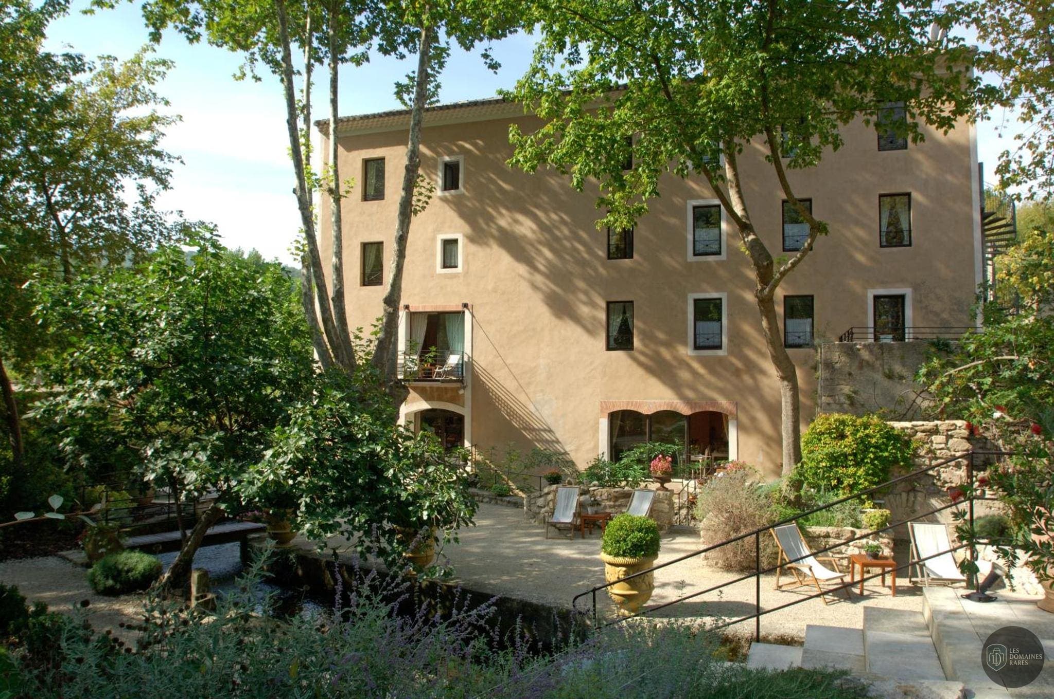 Vue extérieure de l'hôtel Hotel du Poete en Provence-Alpes-Côte d'Azur