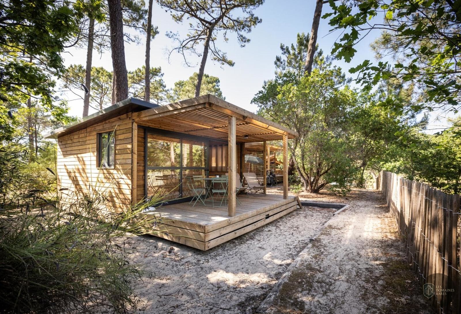 Vue extérieure du lieu Huttopia Arcachon en Nouvelle-Aquitaine