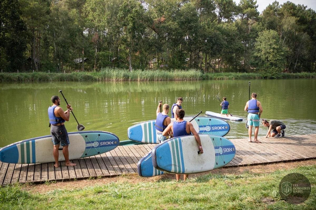 Vue extérieure du lieu Huttopia Rille à Rille en Centre-Val de Loire