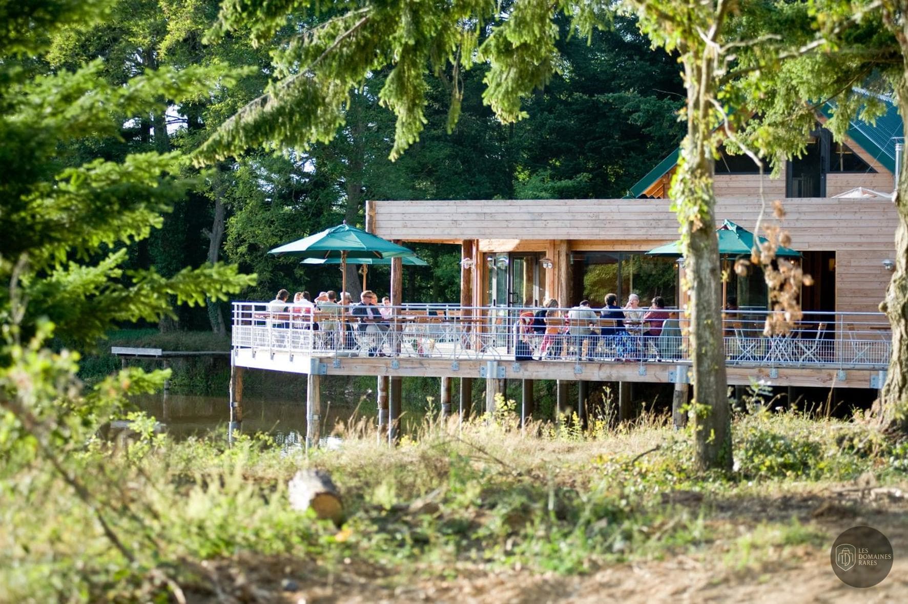 Vue extérieure du lieu Huttopia Senonches en Centre-Val de Loire