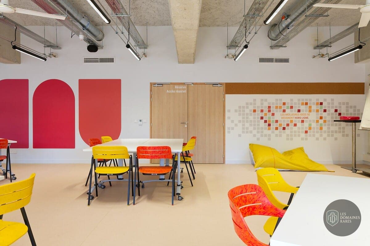 Salle de réunion 8 de l'auberge I-Factory à Villeurbanne en Auvergne-Rhône-Alpes