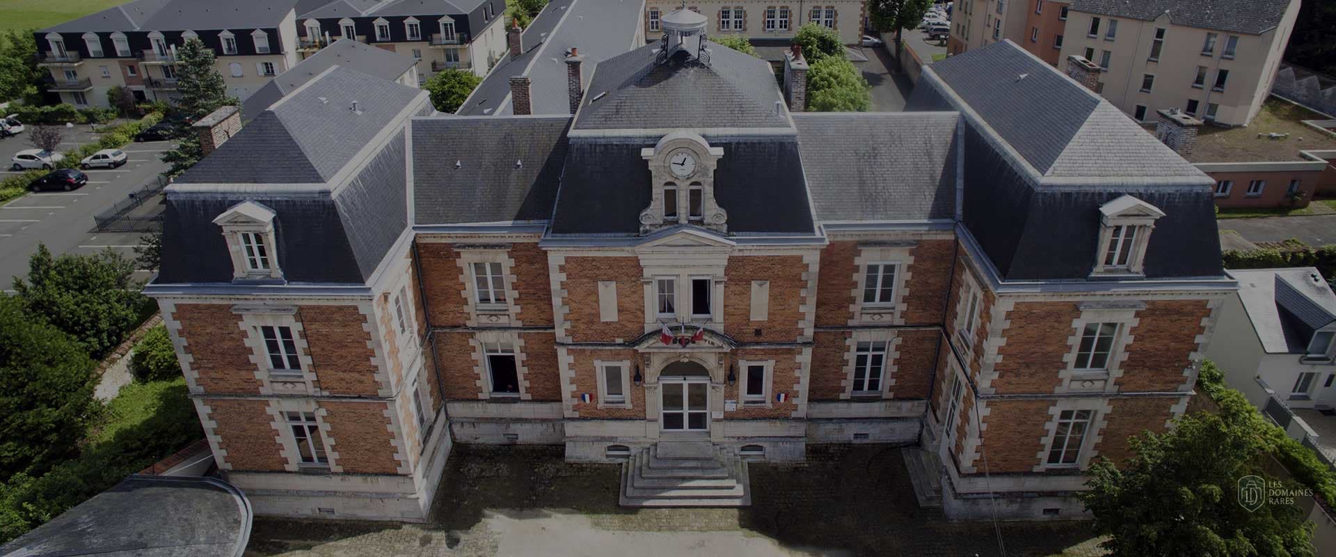 Vue extérieure de la ferme INSPE à Paris en Île-de-France