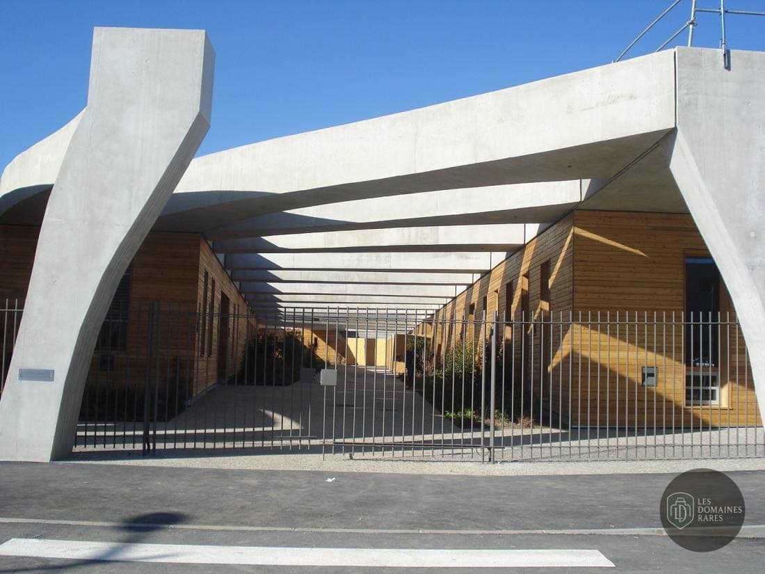 Vue extérieure du centre de séminaires ITER à Paris en Île-de-France
