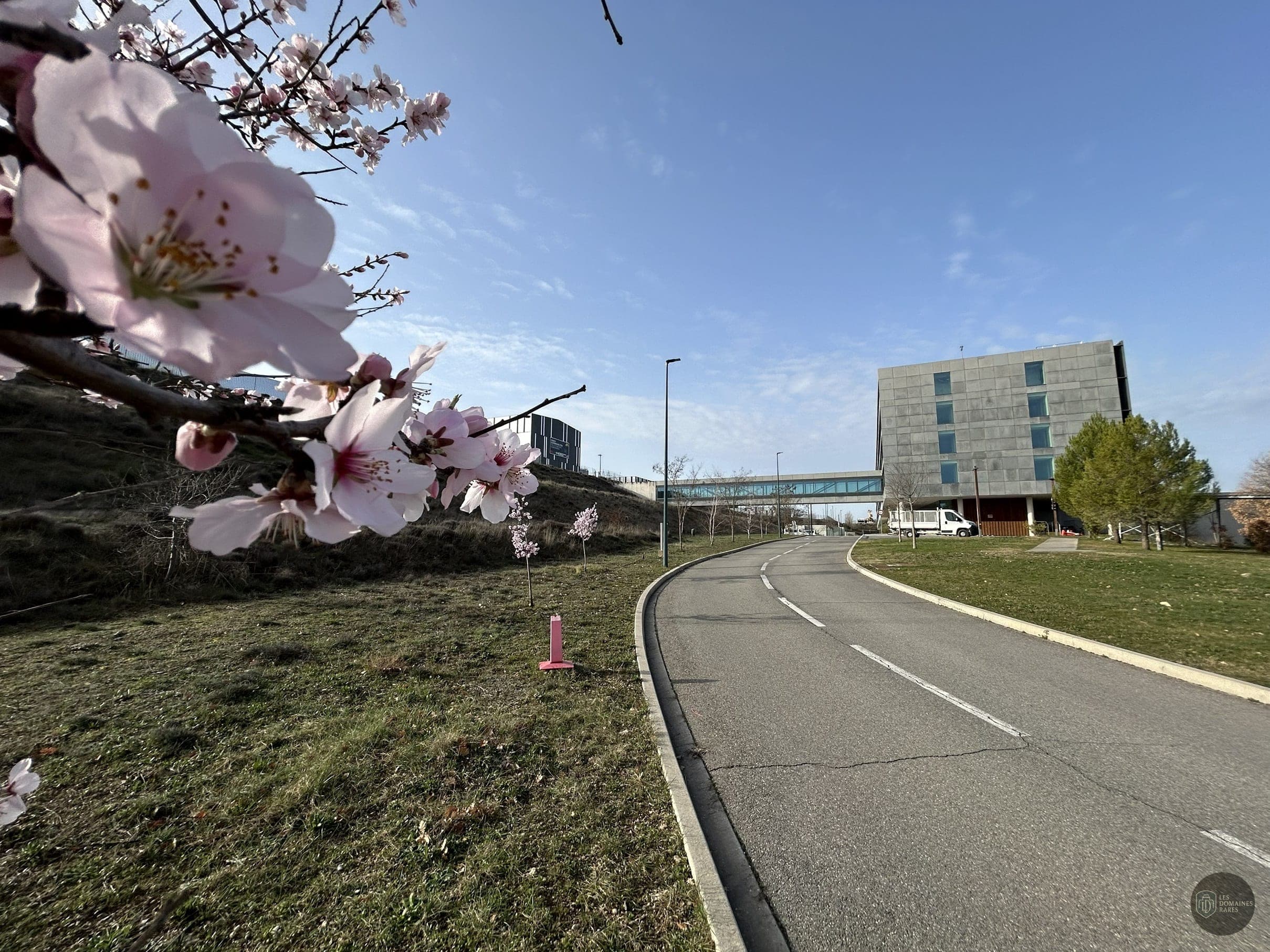 Vue extérieure du centre de séminaires ITER à Paris en Île-de-France