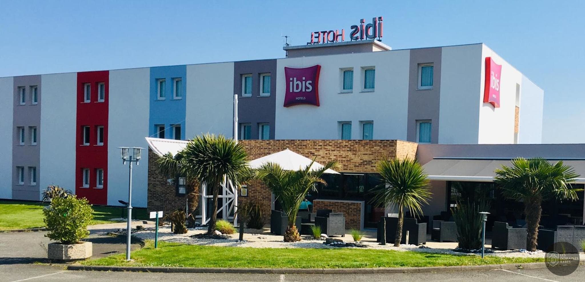Vue extérieure de l'hôtel Ibis Auray à Auray en Bretagne