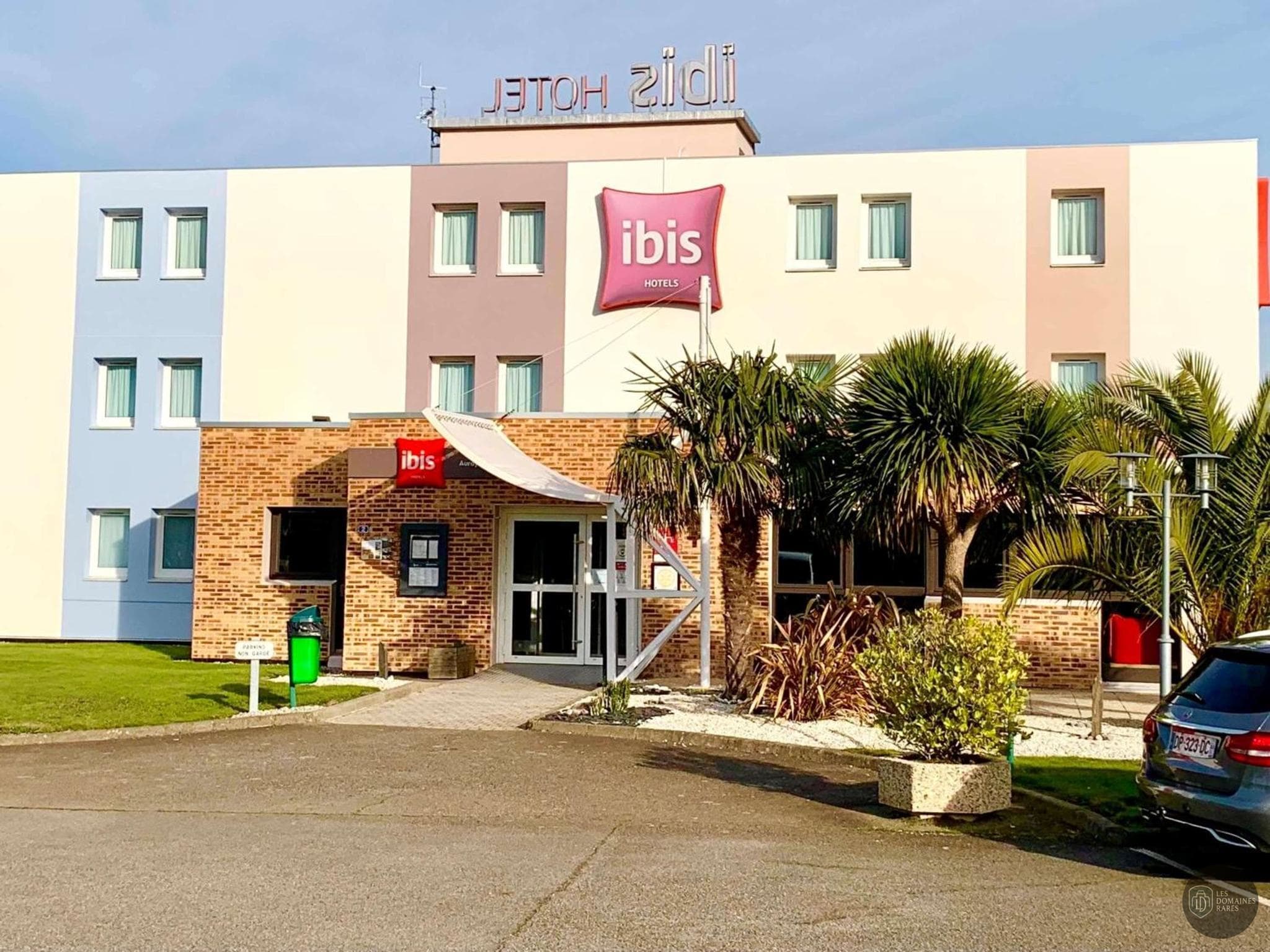 Vue extérieure de l'hôtel Ibis Auray à Auray en Bretagne