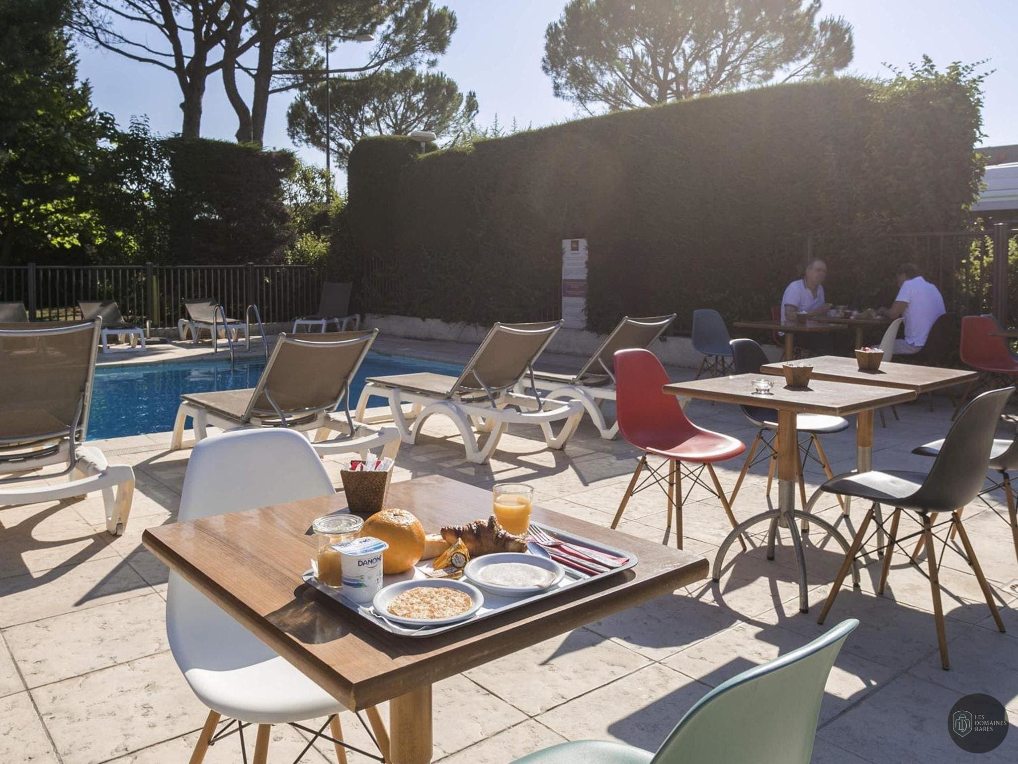 Vue extérieure de l'hôtel Ibis Avignon Sud en Provence-Alpes-Côte d'Azur