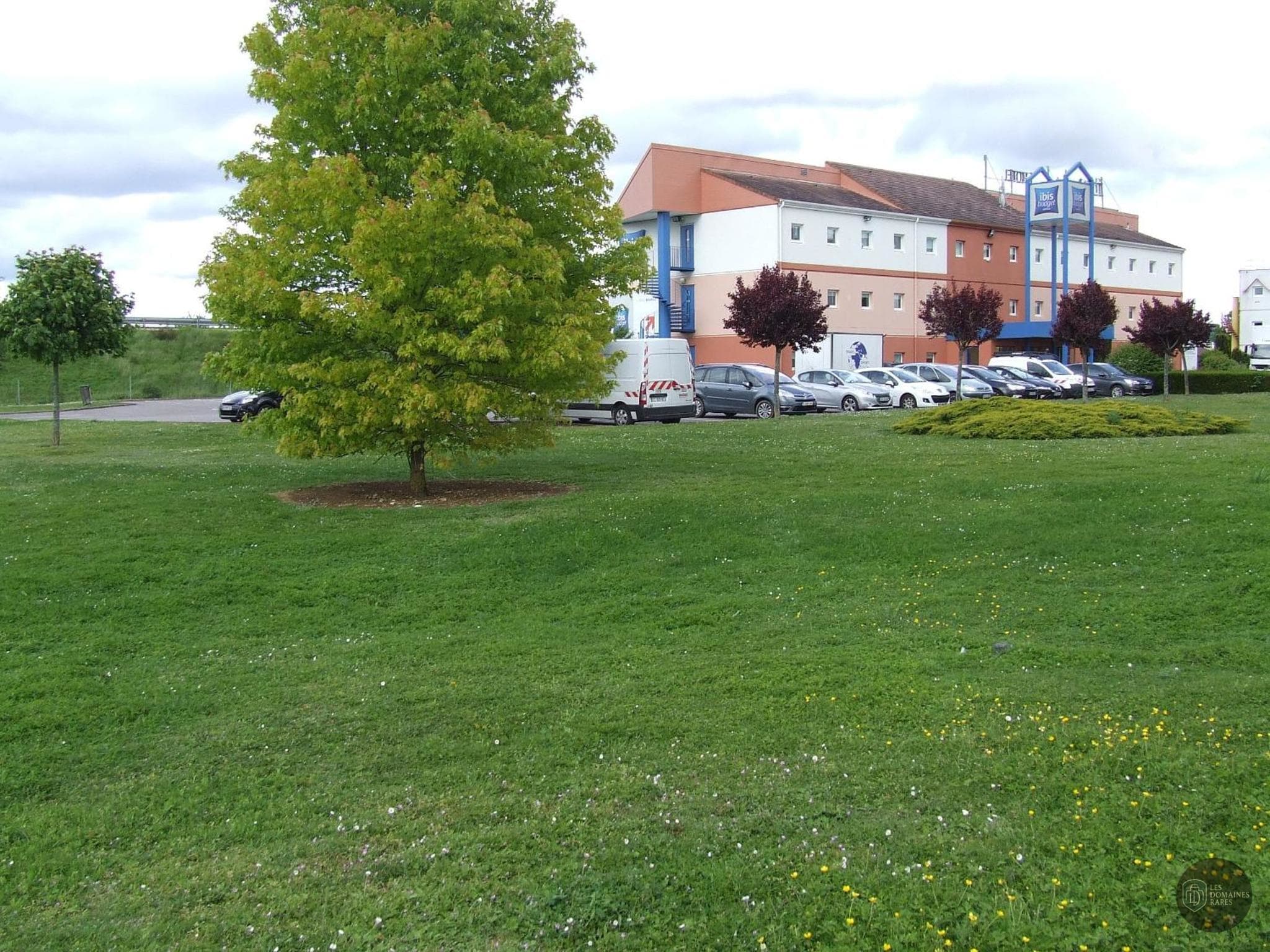 Vue extérieure de l'hôtel Ibis Bourges à Bourges en Centre-Val de Loire