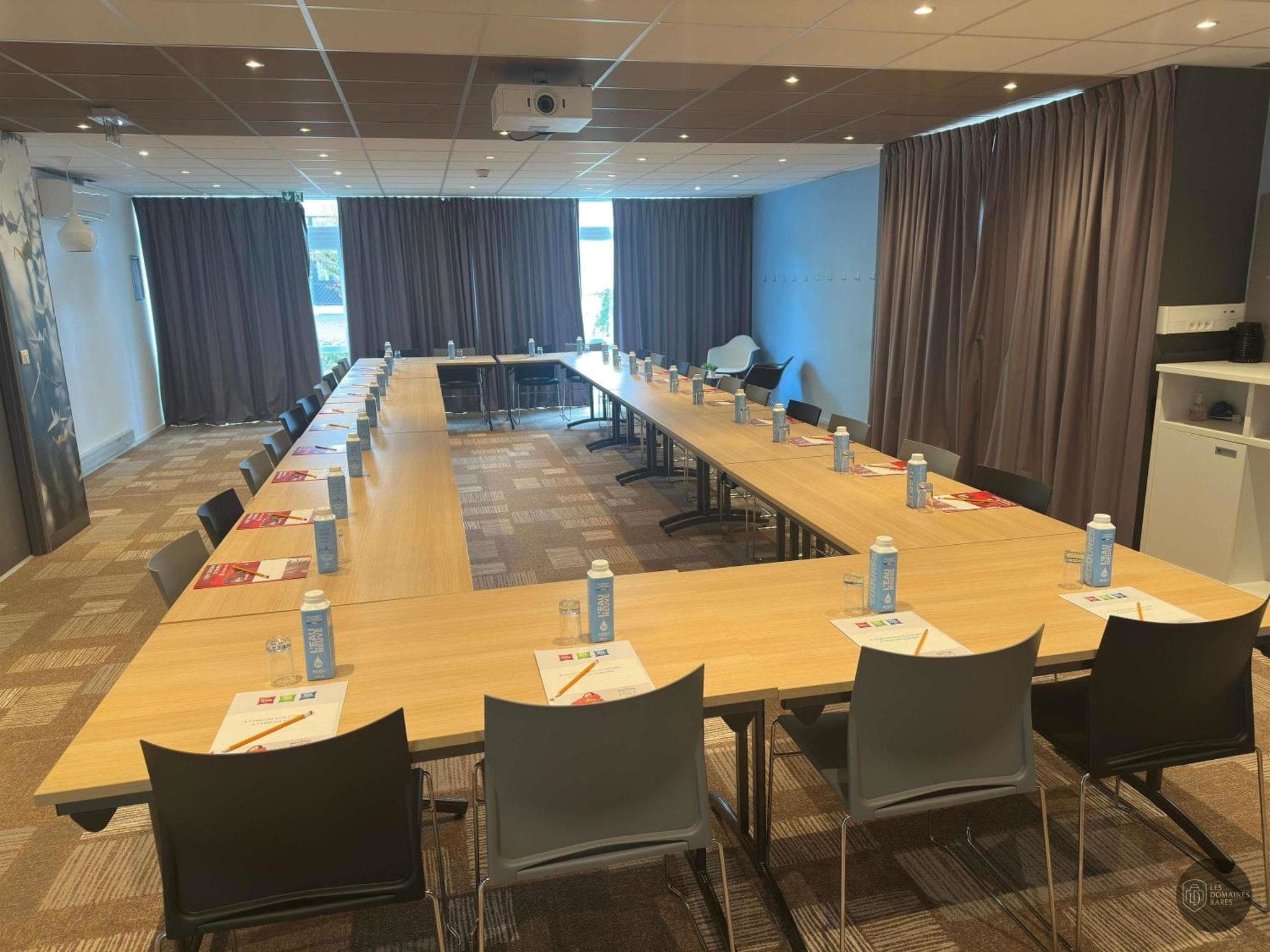 Salle de réunion 4 de l'hôtel Ibis Cahors en Occitanie