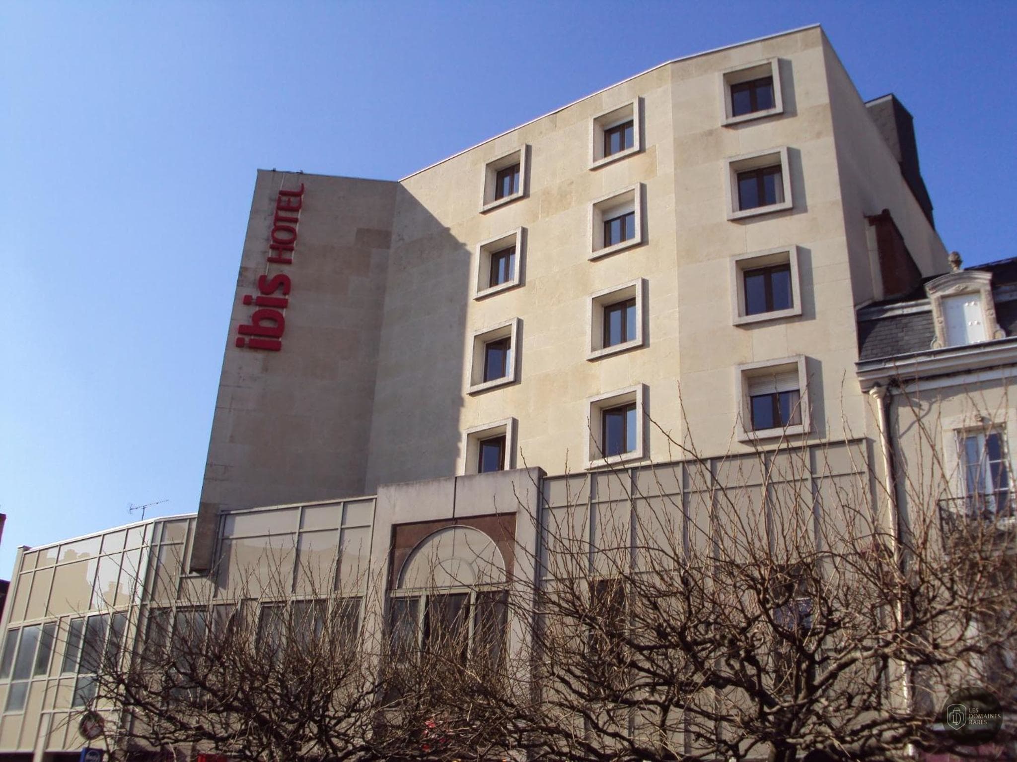 Vue extérieure de l'hôtel Ibis Chateauroux à La en Centre-Val de Loire
