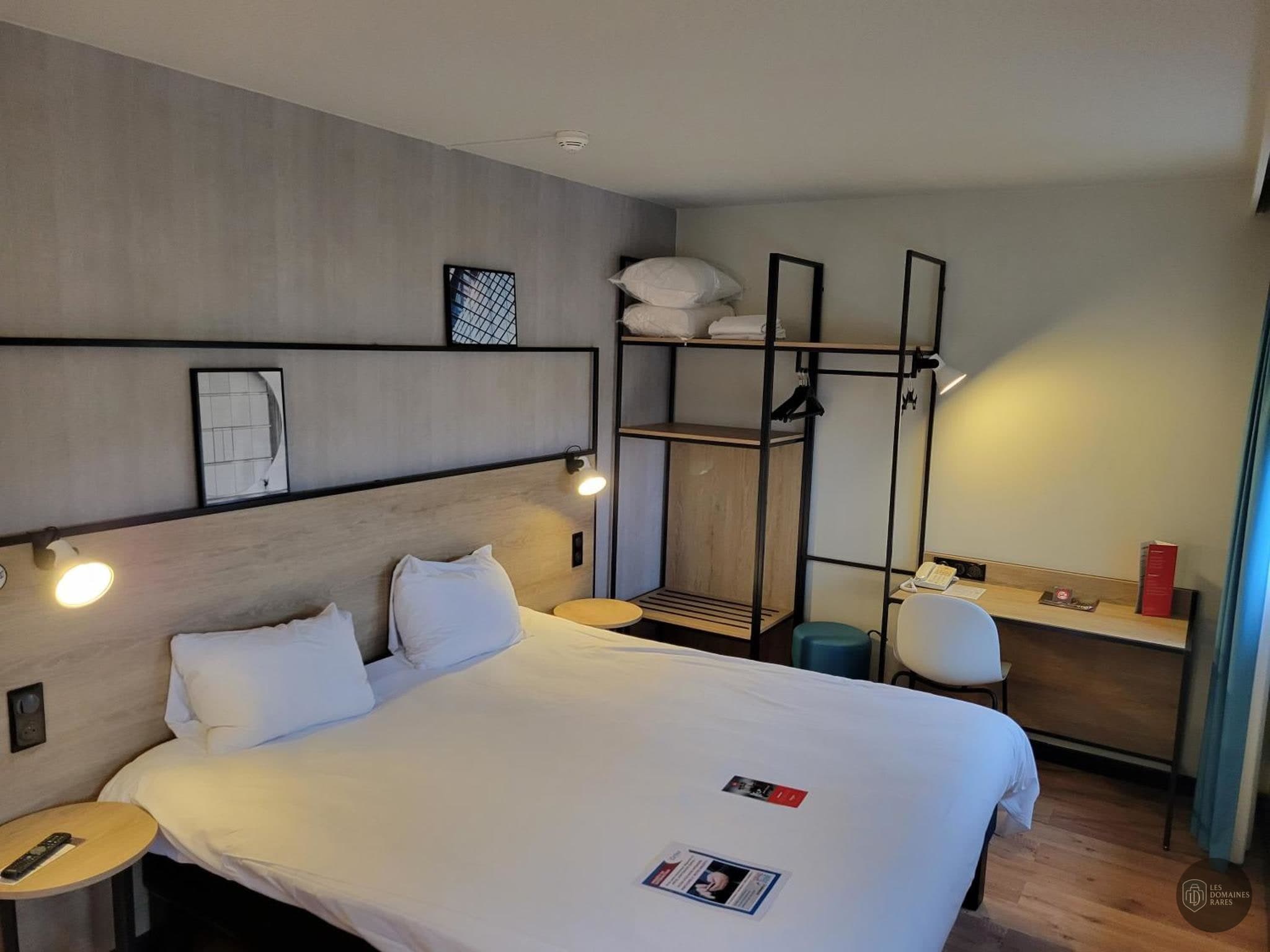 Vue extérieure de l'hôtel Ibis Chateauroux à La en Centre-Val de Loire