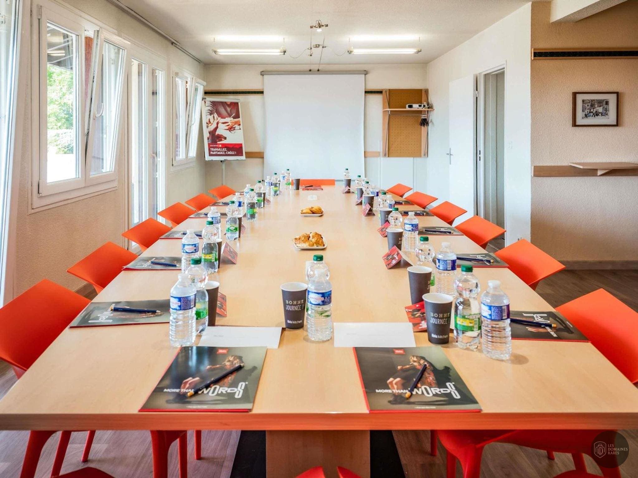 Salle de réunion 1 de l'hôtel Ibis Colmar Est à Horbourg en Grand Est