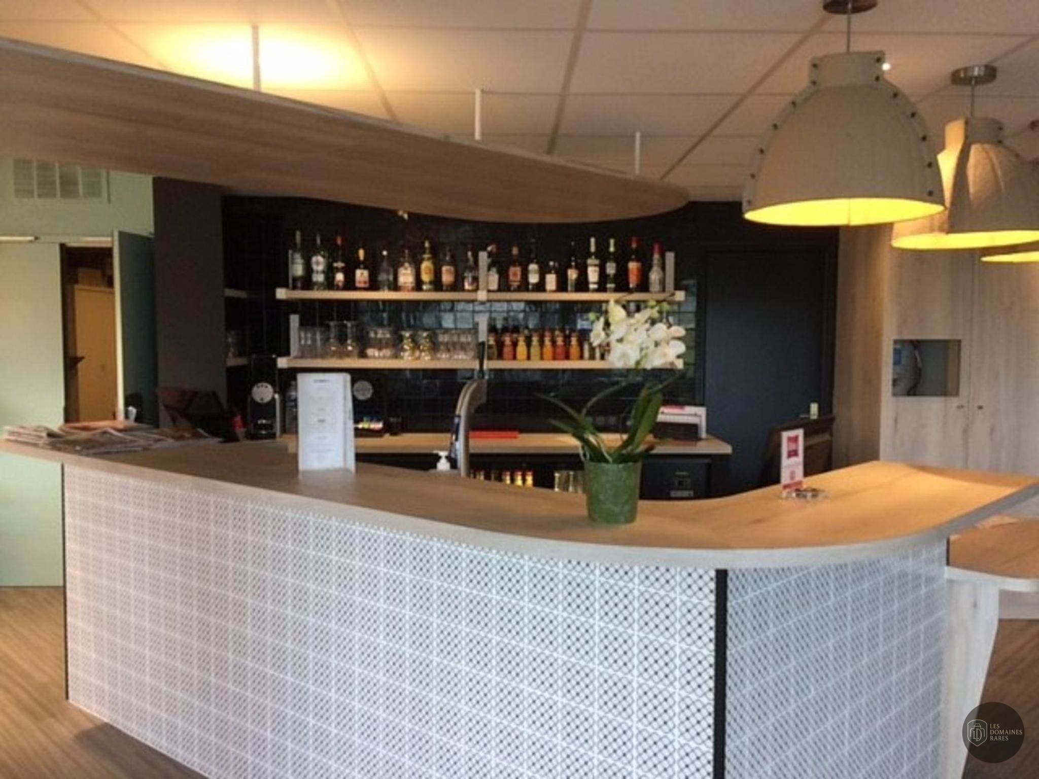 Espace intérieur de l'hôtel Ibis Creil sur Oise en Hauts-de-France