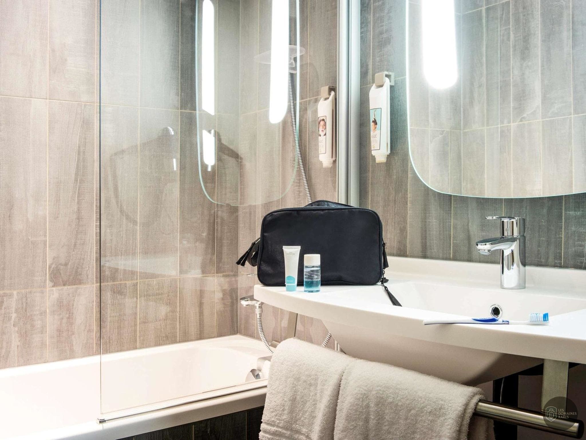 Salle de bain de l'hôtel Ibis Dijon Gare en Bourgogne-Franche-Comté
