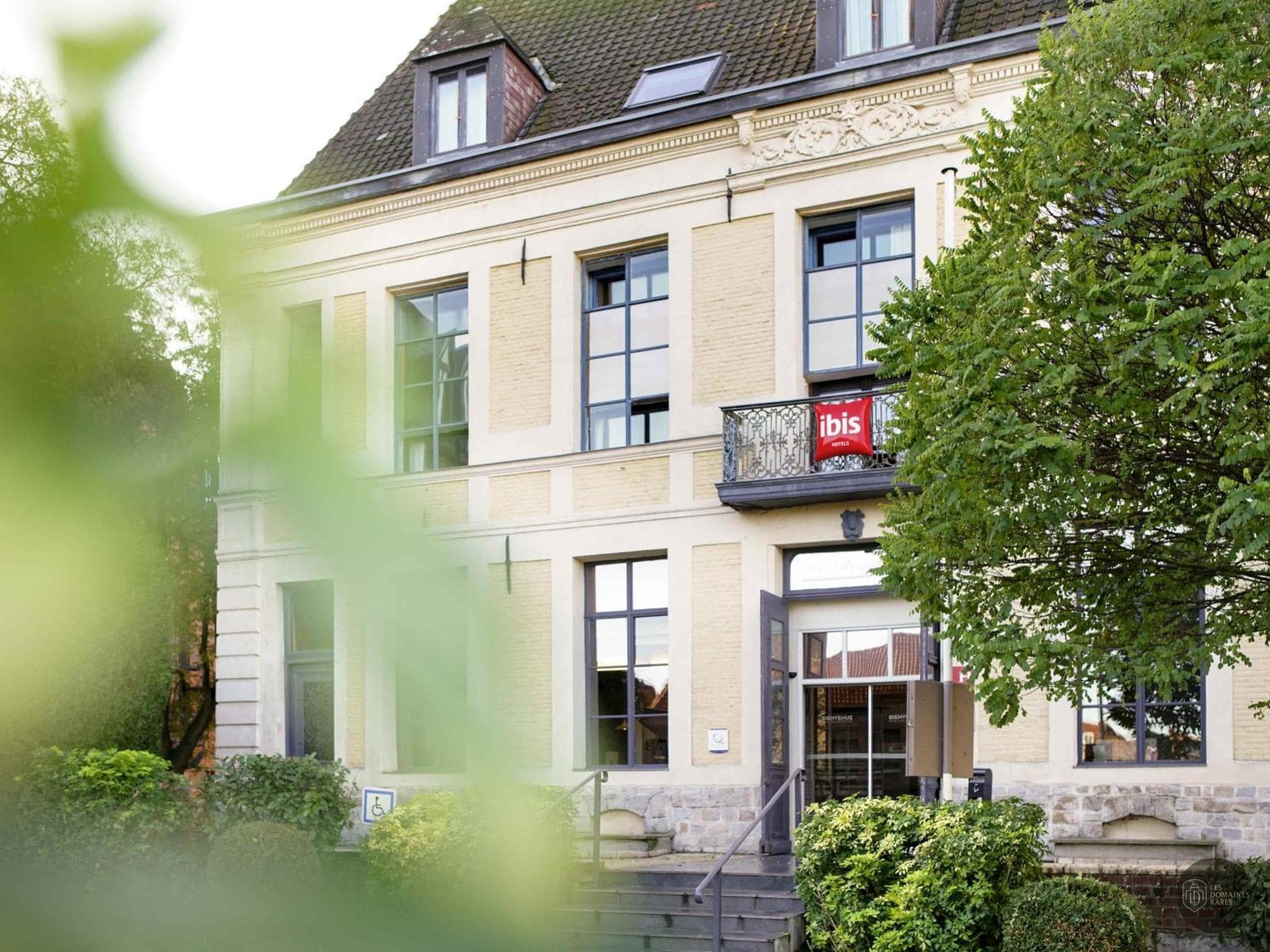 Vue extérieure de l'hôtel Ibis Douai Centre à Douai en Hauts-de-France
