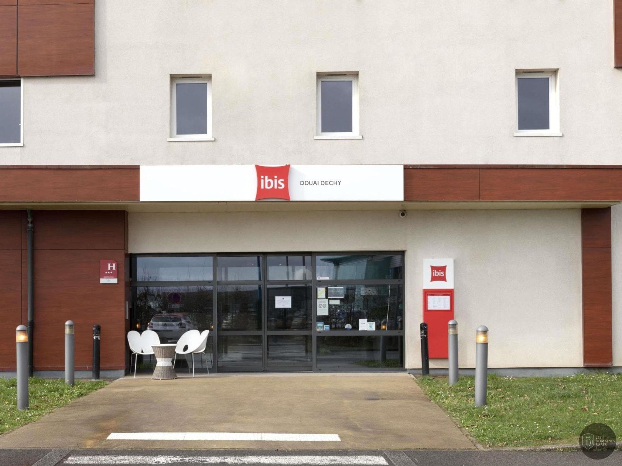 Vue extérieure de l'hôtel Ibis Douai Dechy à Dechy en Hauts-de-France