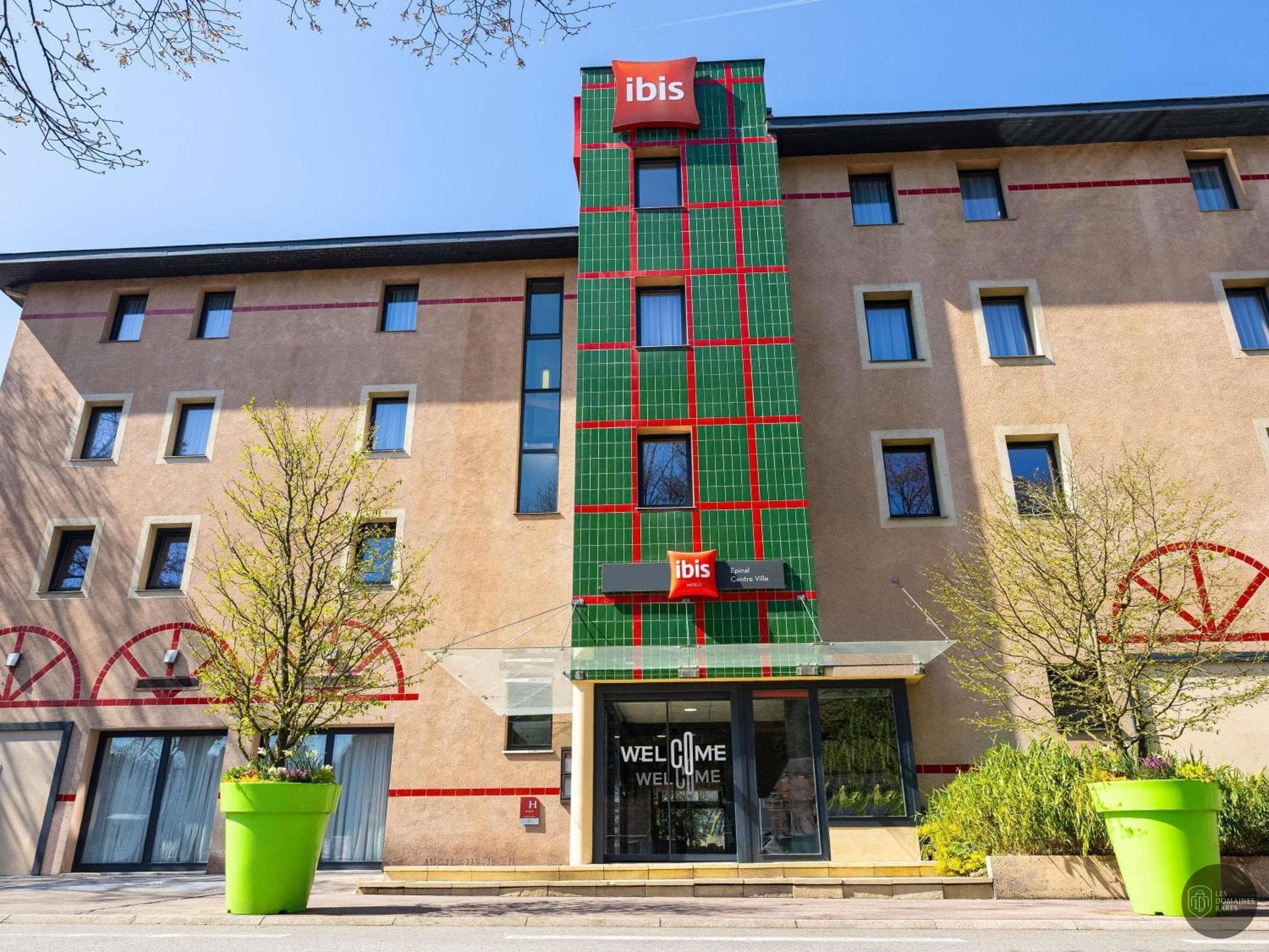 Vue extérieure de l'hôtel Ibis Epinal Centre à Epinal en Grand Est