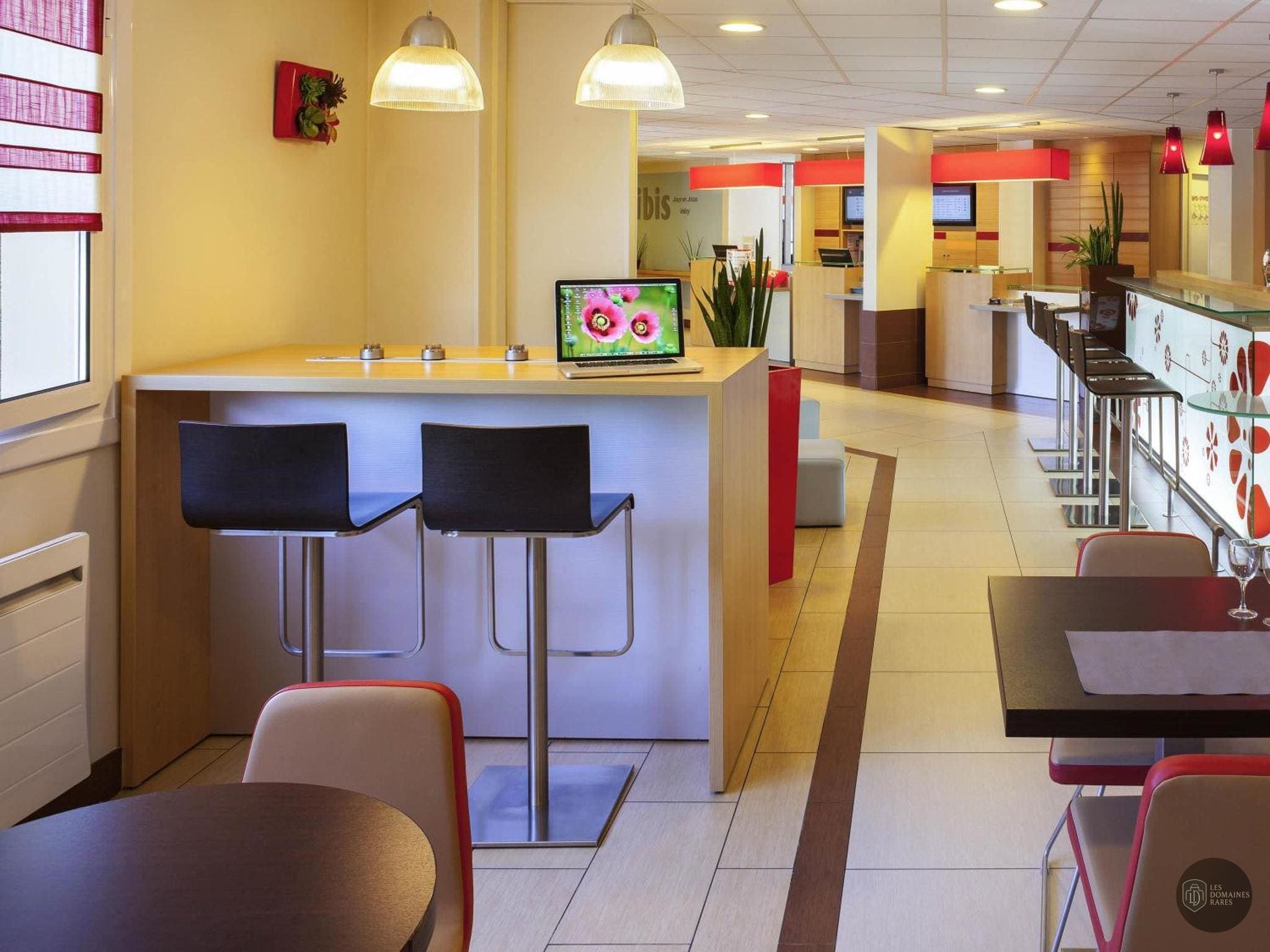 Espace intérieur de l'hôtel Ibis Jouy En Josas en Île-de-France