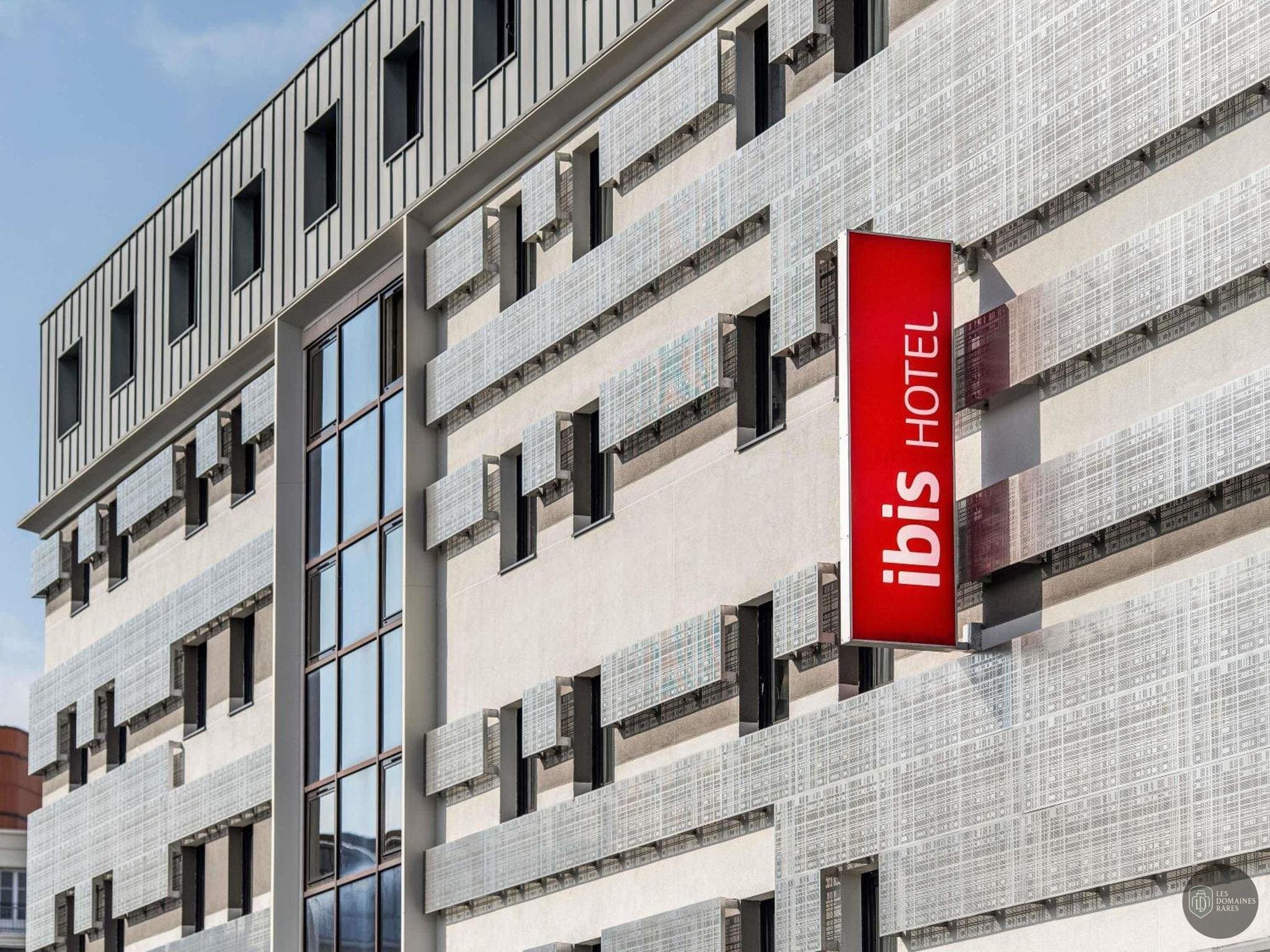 Vue extérieure de l'hôtel Ibis Le Havre Centre à Le en Normandie