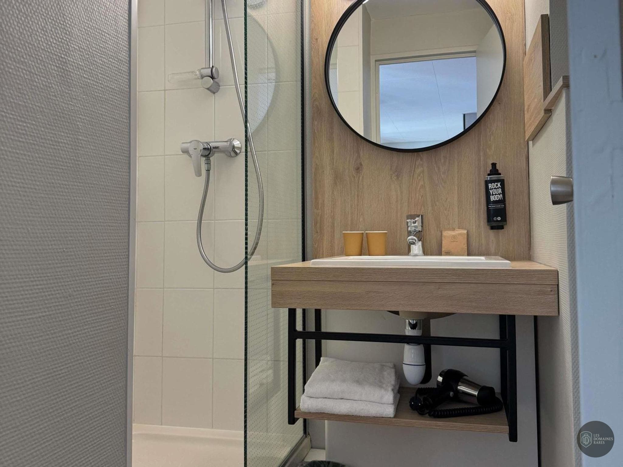 Salle de bain de l'hôtel Ibis Limoges Centre à Limoges en Nouvelle-Aquitaine