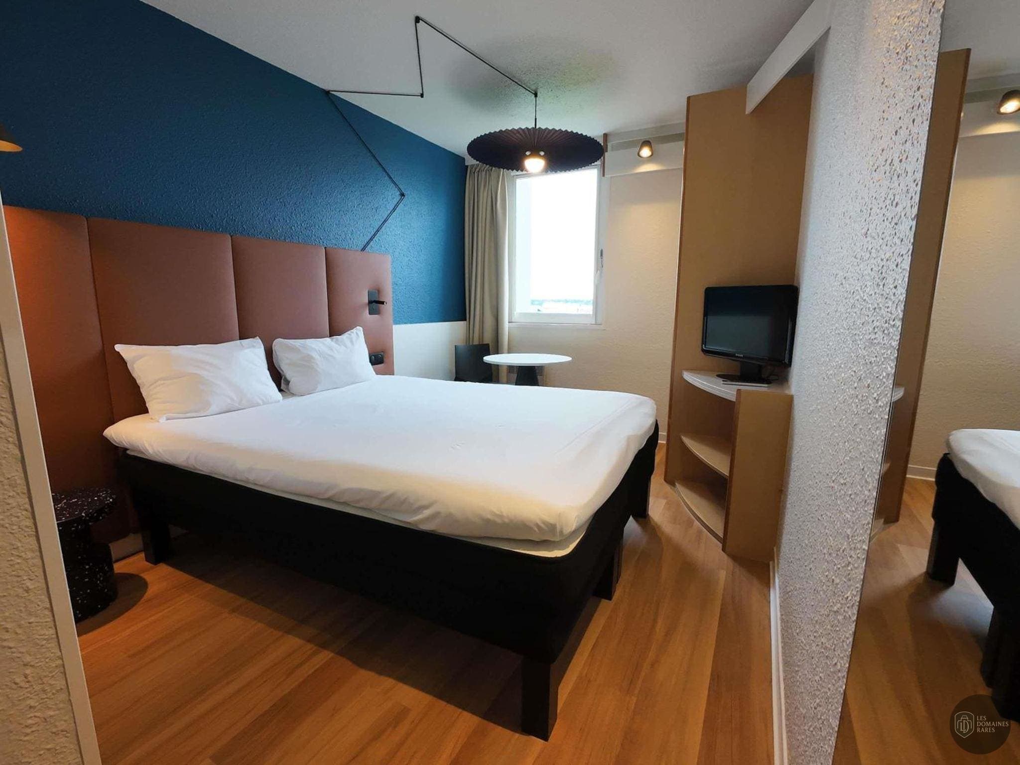 Vue extérieure de l'hôtel Ibis Lyon Est Bron en Auvergne-Rhône-Alpes