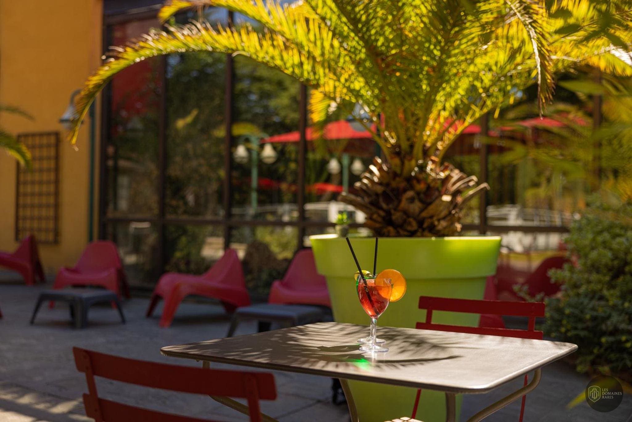 Vue extérieure de l'hôtel Ibis Lyon Nord à Dardilly en Auvergne-Rhône-Alpes